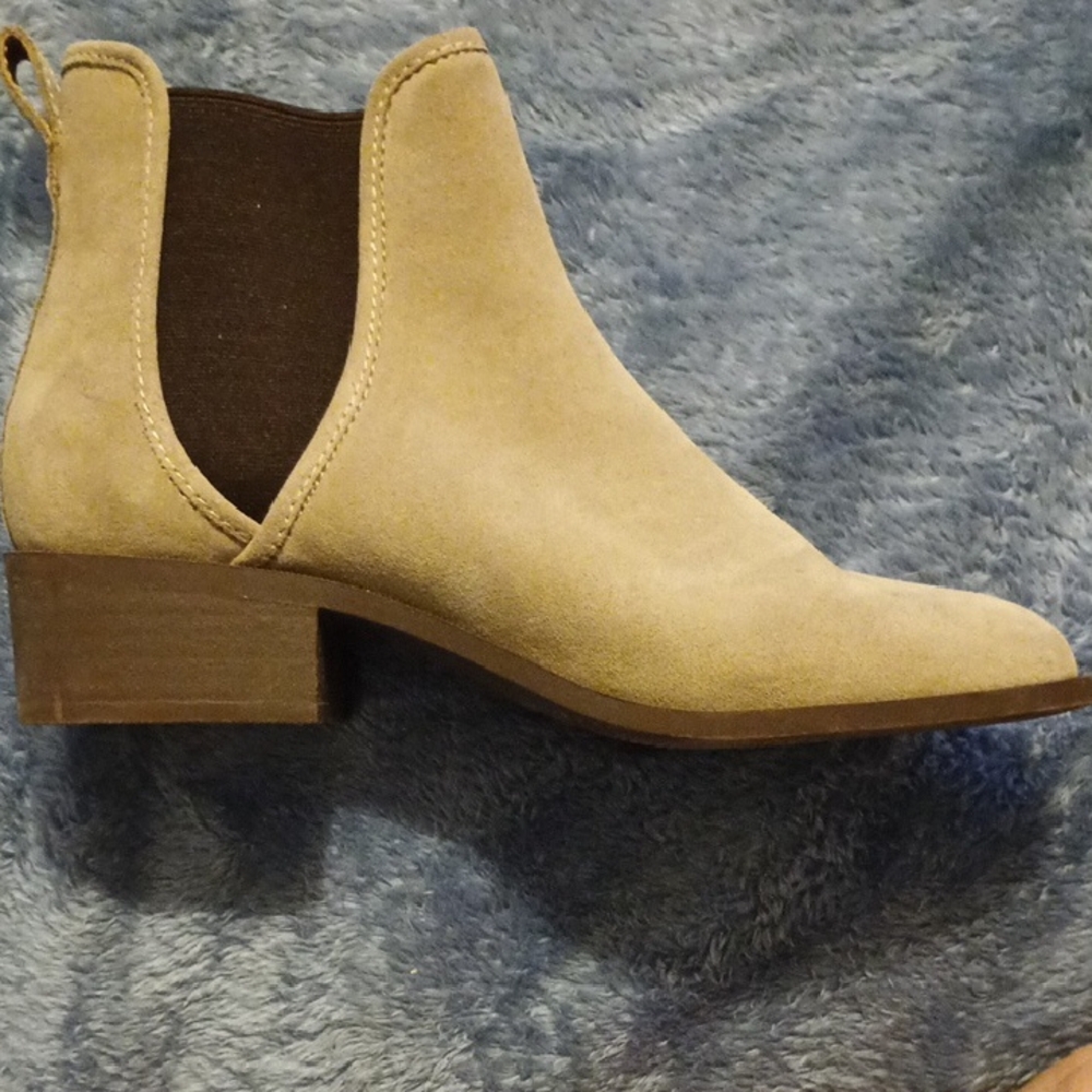 Steve Madden Women's Tan Suede Ankle Boots